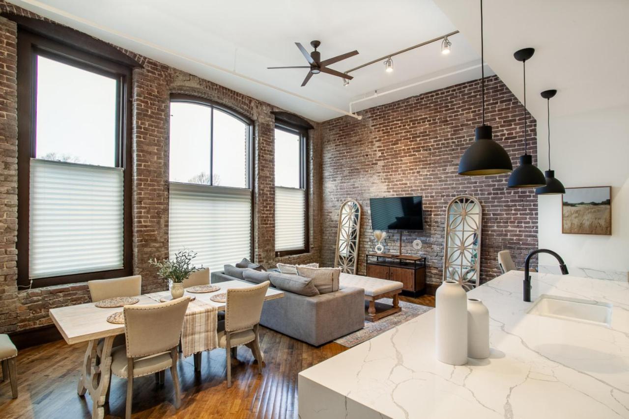 Jackson Jewel - Downtown Apartment
